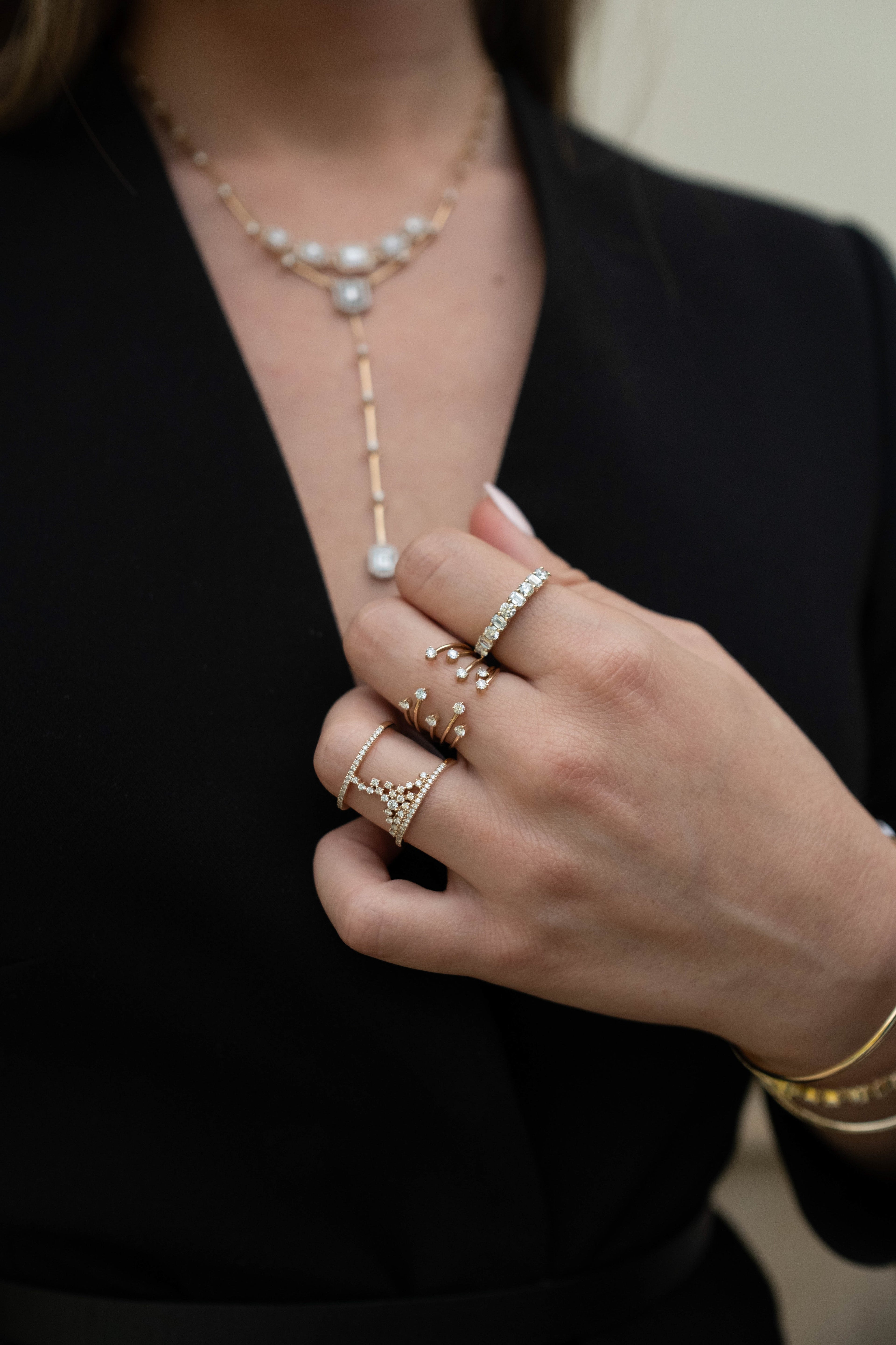 Abstract Parallel Diamond Ring